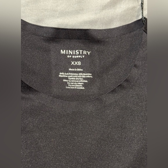 *NWT* Ministry of Supply Luxe Touch Tank Black - Picture 6 of 9